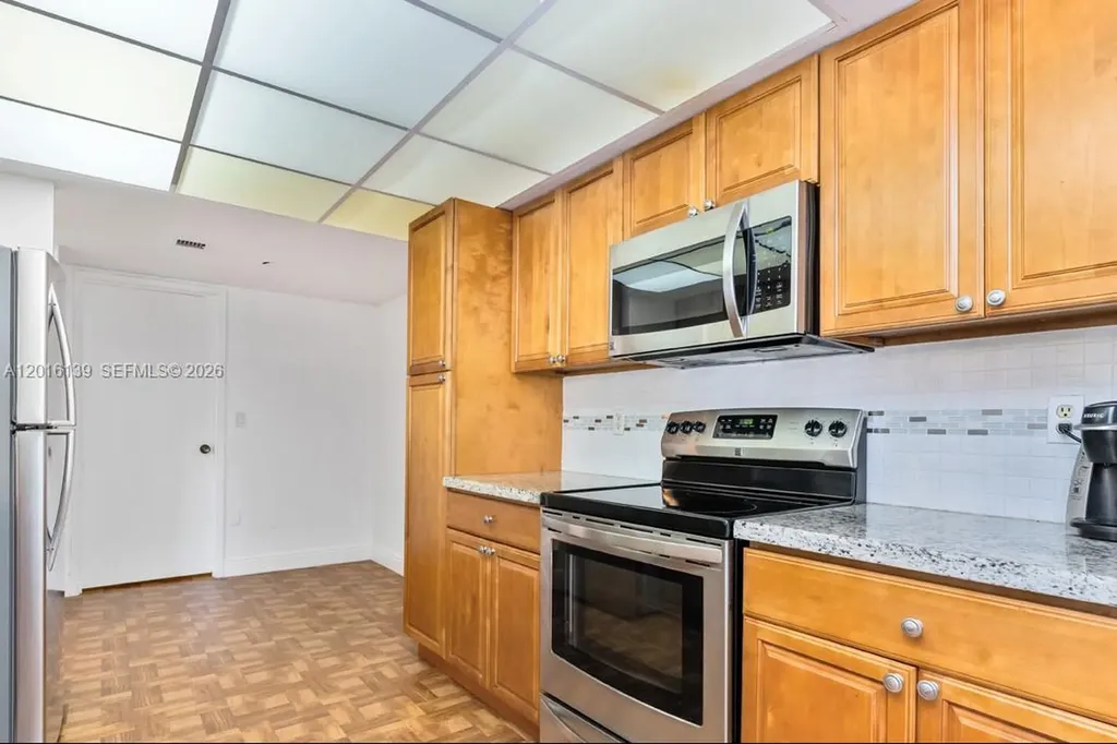 825 Egret Circle Delray Beach FL 33444