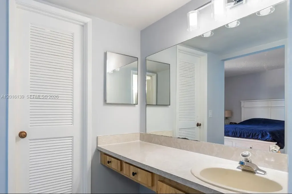 825 Egret Circle Delray Beach FL 33444