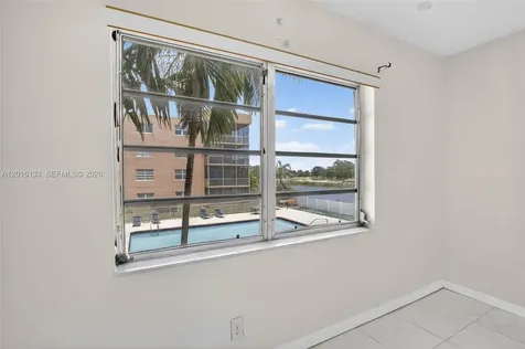 3048 E Sunrise Lakes Drive Sunrise FL 33322