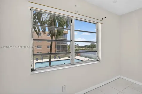 3048 E Sunrise Lakes Drive Sunrise FL 33322