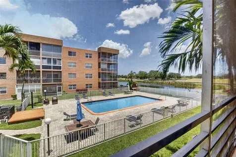 3048 E Sunrise Lakes Drive Sunrise FL 33322