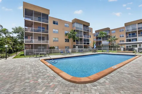 3048 E Sunrise Lakes Drive Sunrise FL 33322