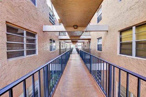 3048 E Sunrise Lakes Drive Sunrise FL 33322