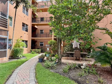 3048 E Sunrise Lakes Drive Sunrise FL 33322