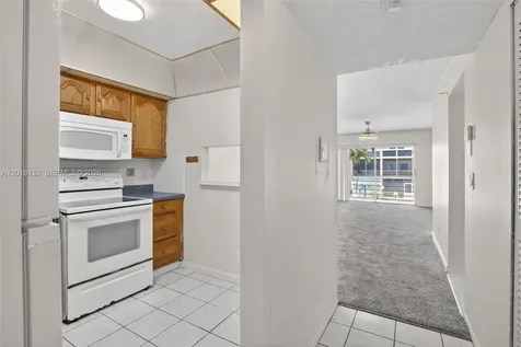 3048 E Sunrise Lakes Drive Sunrise FL 33322