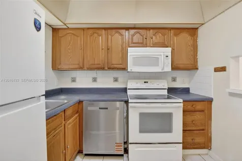 3048 E Sunrise Lakes Drive Sunrise FL 33322