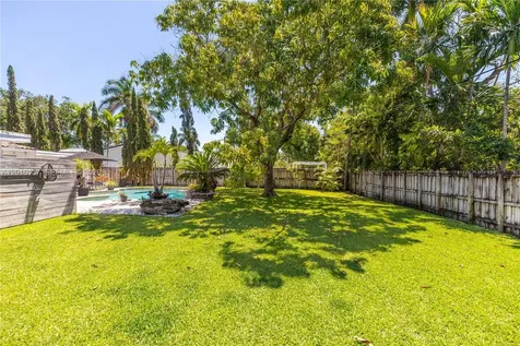 2010 Alamanda Drive North Miami FL 33181
