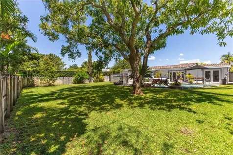 2010 Alamanda Drive North Miami FL 33181