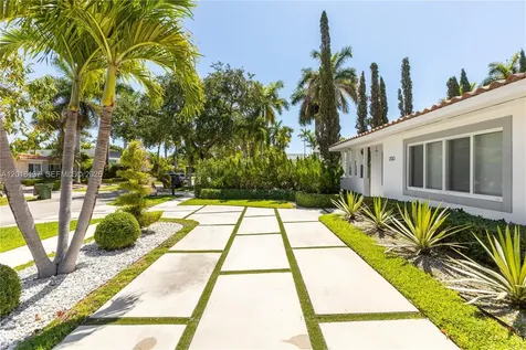 2010 Alamanda Drive North Miami FL 33181
