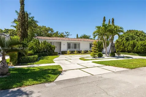 2010 Alamanda Drive North Miami FL 33181