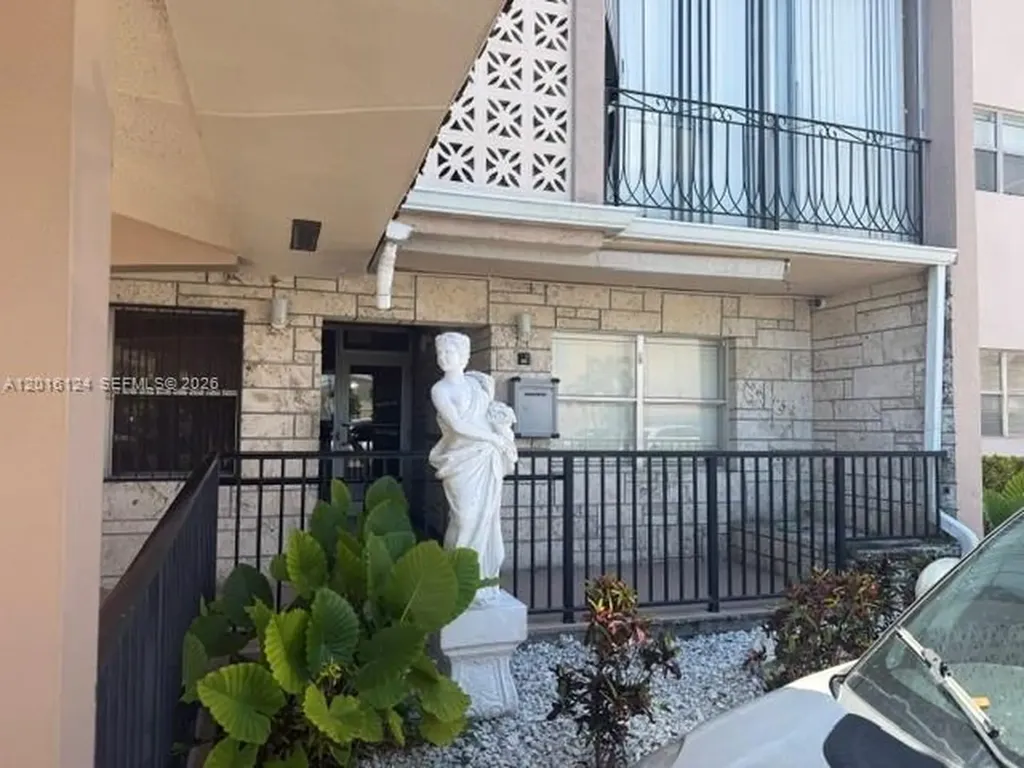 3640 NW 9th Street Miami FL 33125