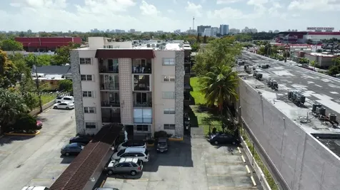 3640 NW 9th Street Miami FL 33125