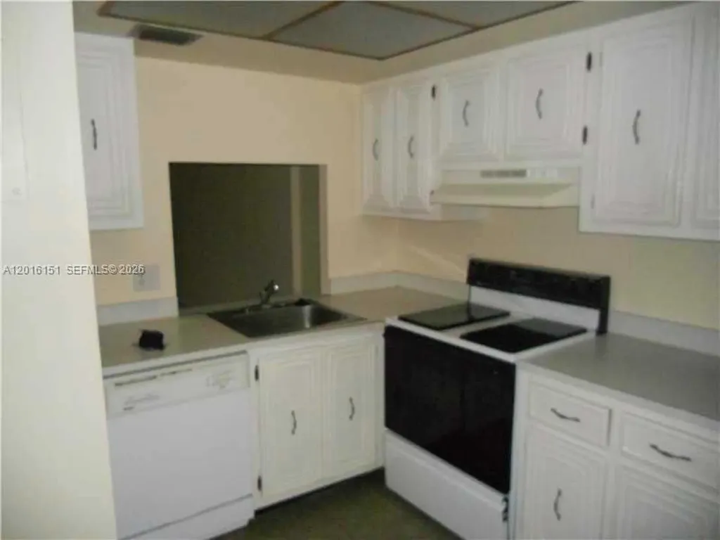 119 Royal Park Drive Oakland Park FL 33309