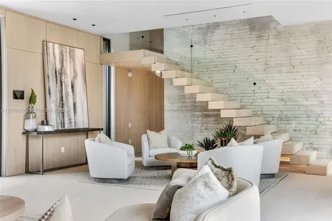 4550 N Jefferson Avenue Miami Beach FL 33140