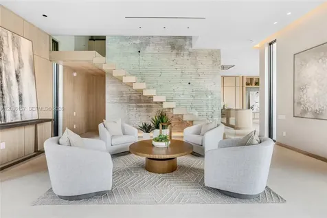 4550 N Jefferson Avenue Miami Beach FL 33140
