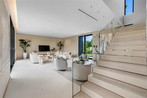 4550 N Jefferson Avenue Miami Beach FL 33140