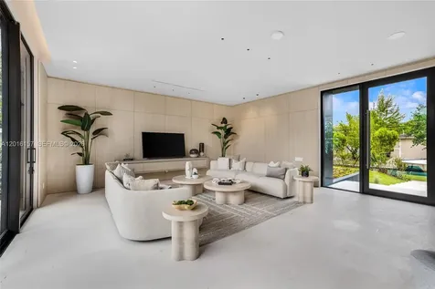 4550 N Jefferson Avenue Miami Beach FL 33140