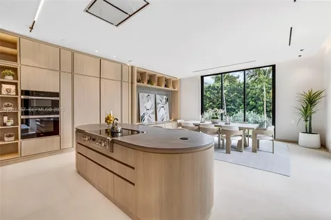4550 N Jefferson Avenue Miami Beach FL 33140