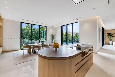 4550 N Jefferson Avenue Miami Beach FL 33140