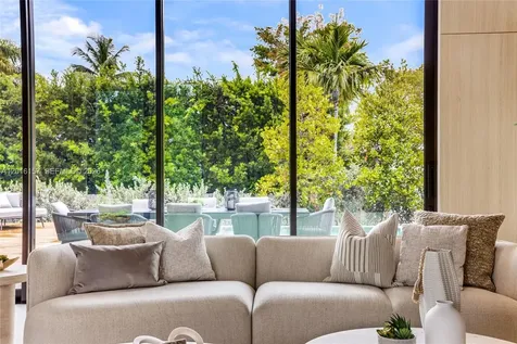 4550 N Jefferson Avenue Miami Beach FL 33140