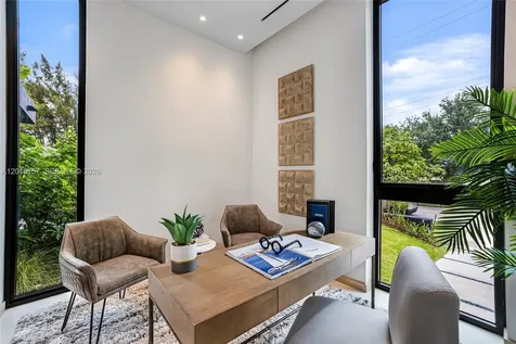 4550 N Jefferson Avenue Miami Beach FL 33140