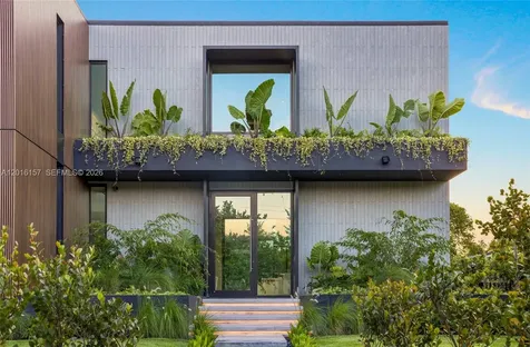 4550 N Jefferson Avenue Miami Beach FL 33140