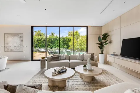4550 N Jefferson Avenue Miami Beach FL 33140