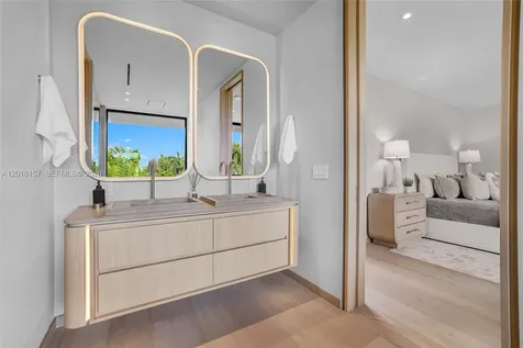 4550 N Jefferson Avenue Miami Beach FL 33140
