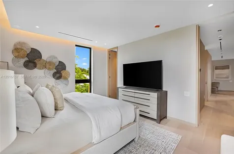 4550 N Jefferson Avenue Miami Beach FL 33140