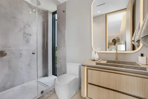 4550 N Jefferson Avenue Miami Beach FL 33140