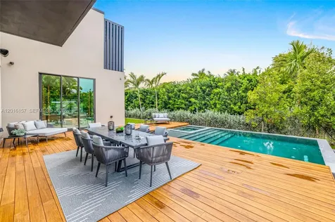 4550 N Jefferson Avenue Miami Beach FL 33140