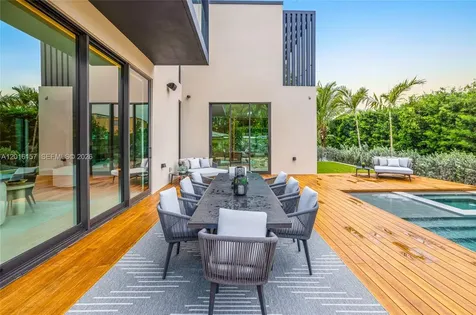 4550 N Jefferson Avenue Miami Beach FL 33140