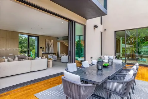 4550 N Jefferson Avenue Miami Beach FL 33140