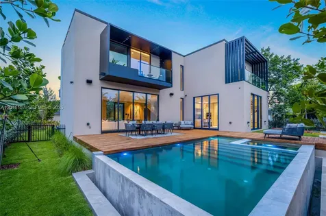 4550 N Jefferson Avenue Miami Beach FL 33140