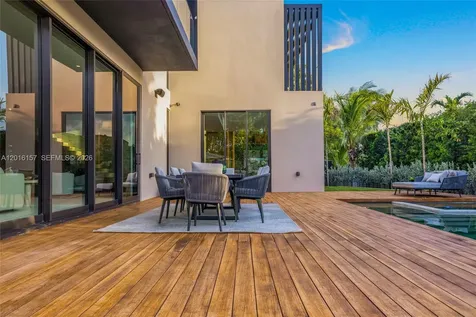4550 N Jefferson Avenue Miami Beach FL 33140
