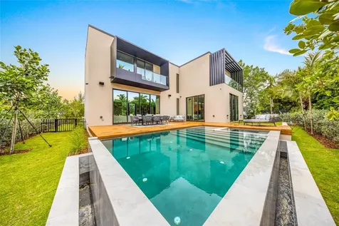 4550 N Jefferson Avenue Miami Beach FL 33140