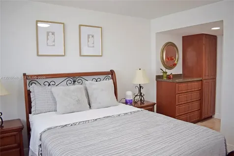 401 Ocean Drive Miami Beach FL 33139