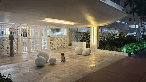 401 Ocean Drive Miami Beach FL 33139