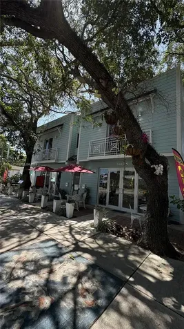 3872 Grand Avenue Miami FL 33133
