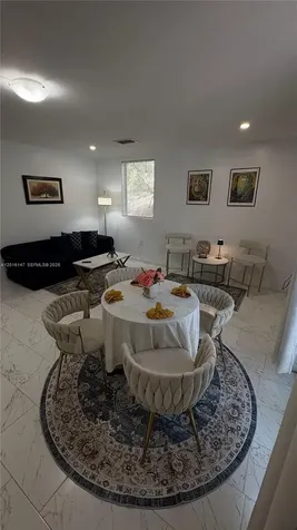 3872 Grand Avenue Miami FL 33133