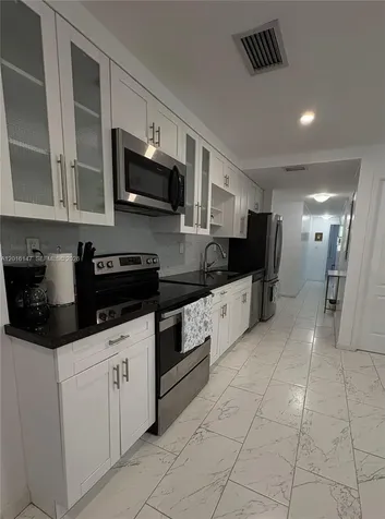 3872 Grand Avenue Miami FL 33133