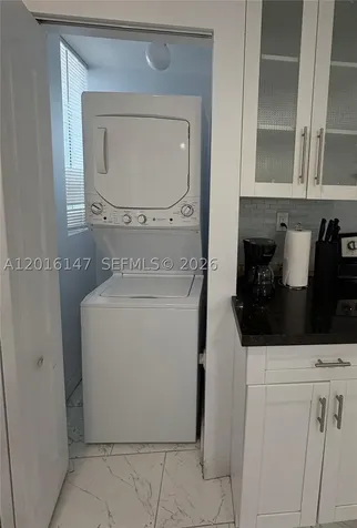 3872 Grand Avenue Miami FL 33133