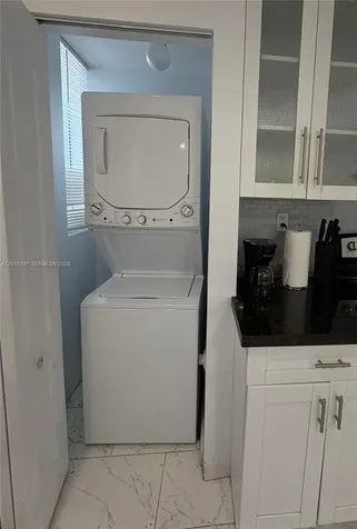 3872 Grand Avenue Miami FL 33133
