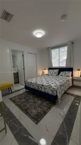 3872 Grand Avenue Miami FL 33133