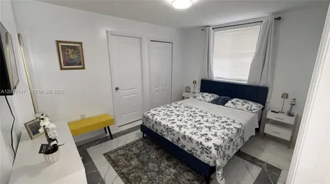 3872 Grand Avenue Miami FL 33133