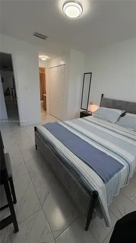 3872 Grand Avenue Miami FL 33133