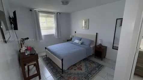 3872 Grand Avenue Miami FL 33133