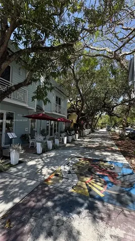 3872 Grand Avenue Miami FL 33133
