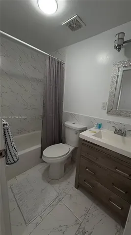 3872 Grand Avenue Miami FL 33133