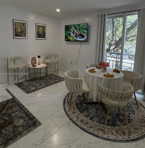 3872 Grand Avenue Miami FL 33133
